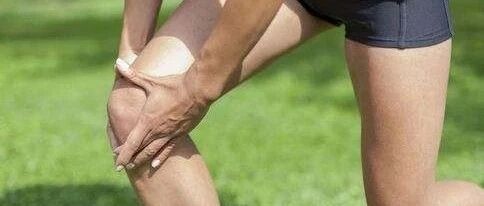 关节又受累！对付类风湿关节炎，与其治疗，不如早懂预防【新民健康】