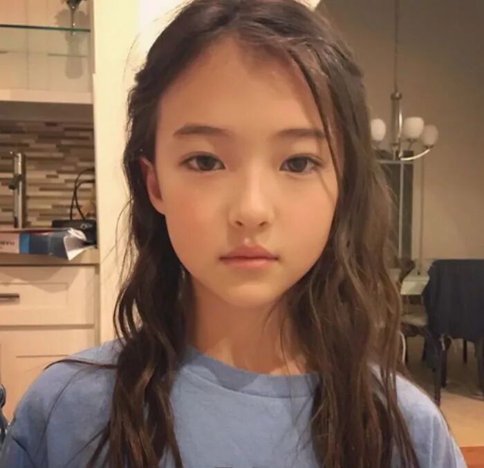 9岁小模特逆天颜值不仅有颜值这气场是怎么回事