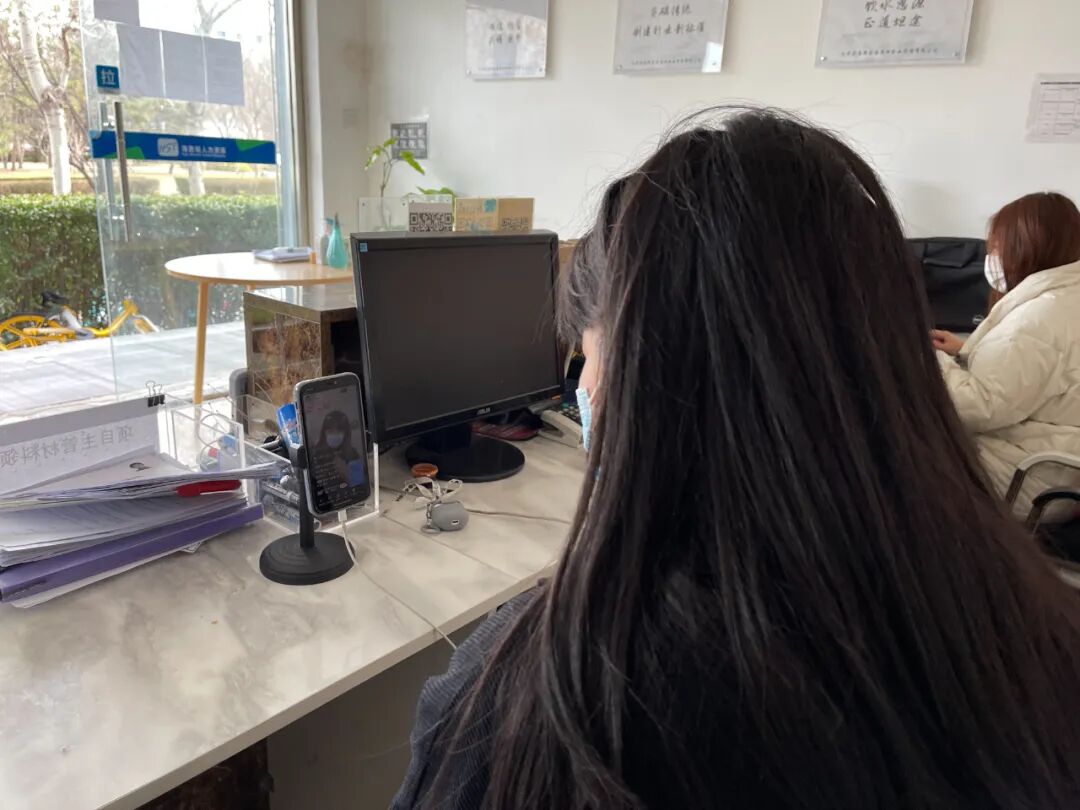 向疫情期间坚守岗位的“小海们”致敬