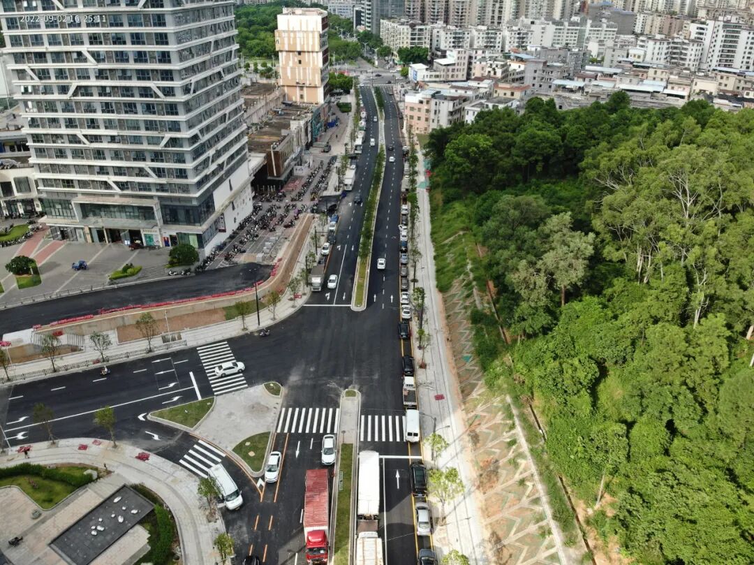 金竹西路连接荔乡南路路口