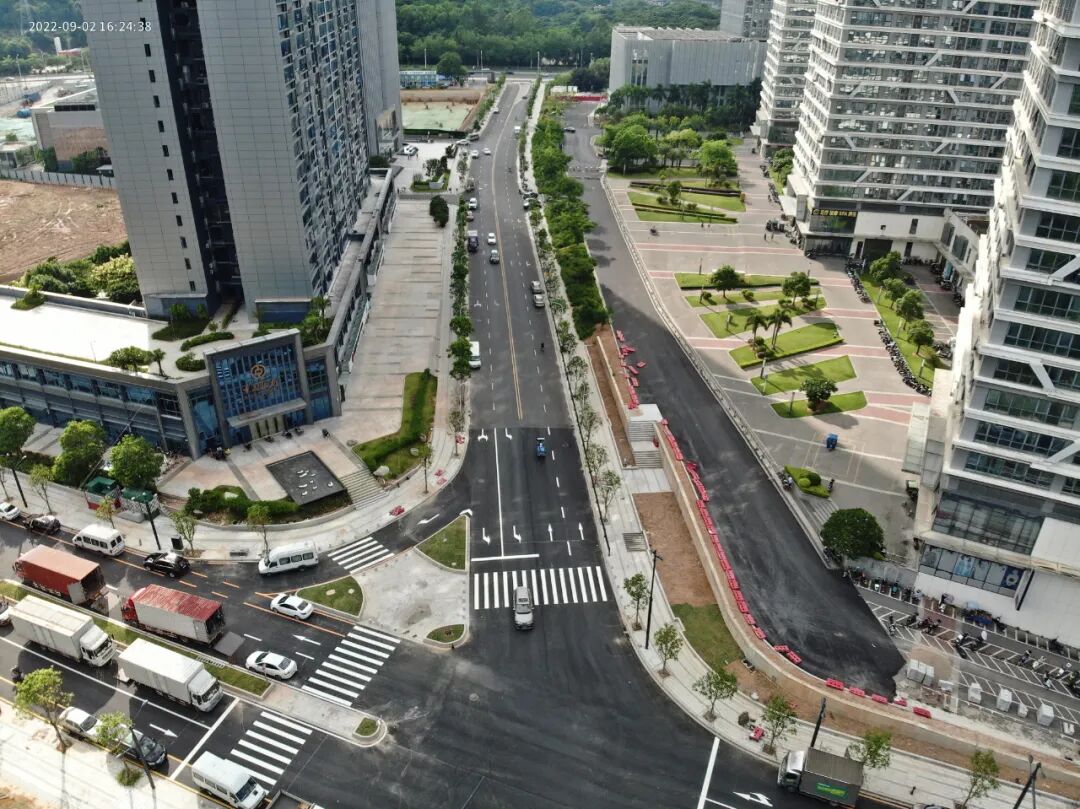 金竹西路连接荔乡南路路口