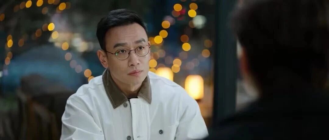 《蜜语纪》:导演只是请那家威来演纪封的&ldquo;战友&rdquo;,没想到他演技精湛,网友:演出了初代同事的含金量