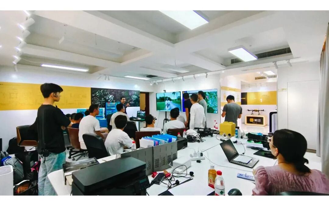 零号时光2022年美团无人机应急演练调度会现场