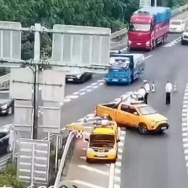 突发！G92杭州湾环线高速匝道桥体晃动！专家初步查明原因！的图2