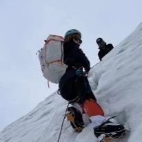 表面上最强壮的高中生！16岁中国女孩成功登上珠穆朗玛峰