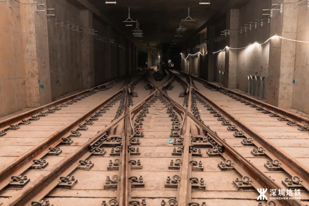 深圳首条全自动地铁线20号线一期首列车本月将抵达