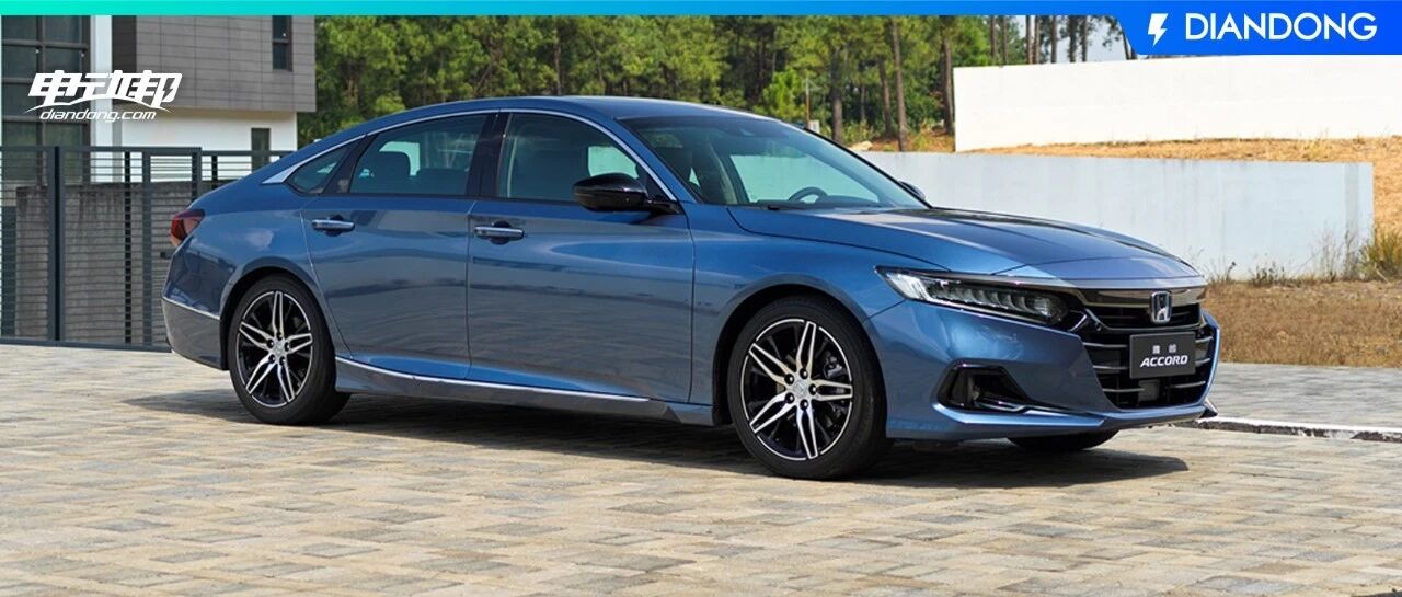 全新雅阁上市16.98万起，车机升级起售价降低，能否给凯美瑞一记重击？