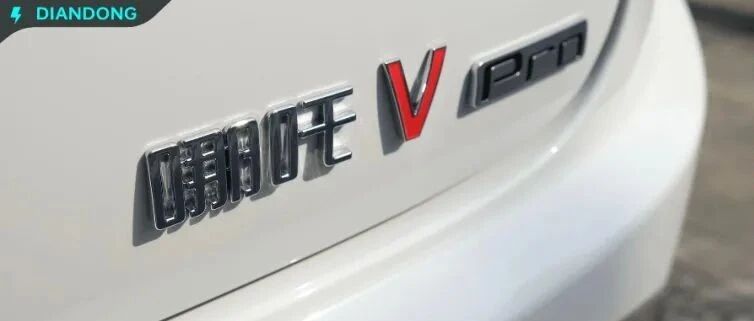 都夸自己是10万内最具性价比车型！哪吒：我不到8万