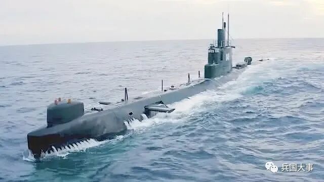 中國新型潛艇突然亮相，外形獨特；是海軍自用還是出口？的圖13