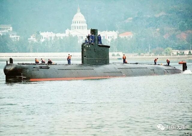中國新型潛艇突然亮相，外形獨特；是海軍自用還是出口？的圖2