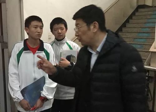 哈工大博导振聋发聩的发问：只有一维的学习力，我们能赢吗？︳李垚教授师大附中演讲实录（万字长文，附视频）