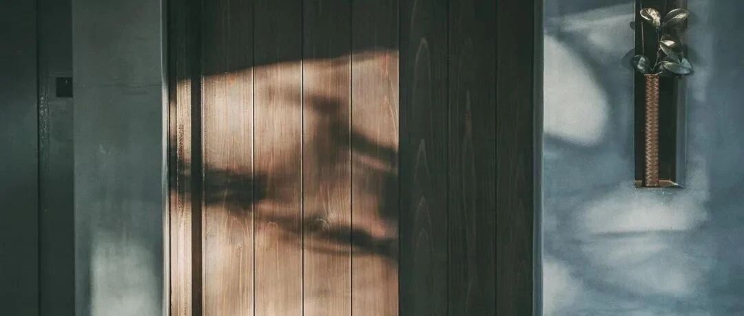 拾言丨这世界上所有的感同身受，都不过是隔岸观火。