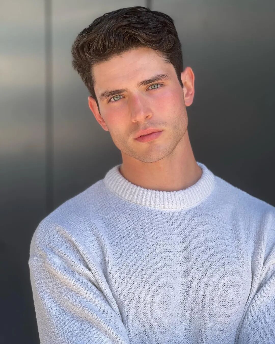 他是网红男模特在巴塞罗那时装周登台走秀成为一名传统模特