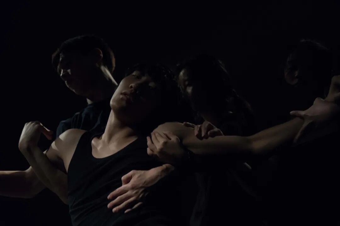 Dance theater, Cocoon Room. - When the body turns into ashes, there's nothing more than a soul.