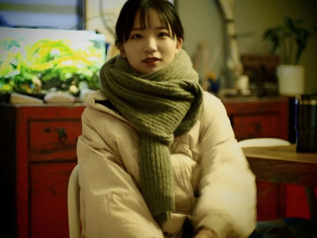 I'm not a reporter. - It's from The Howlerer on the ceiling.