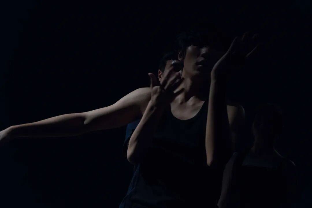 "To play the cocoon room in everyone's heart." - See how Cocoon collide at P4. - P4 Theater