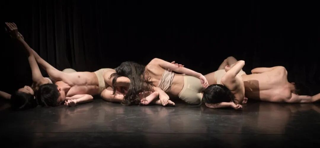 "To play the cocoon room in everyone's heart." - See how Cocoon collide at P4. - P4 Theater