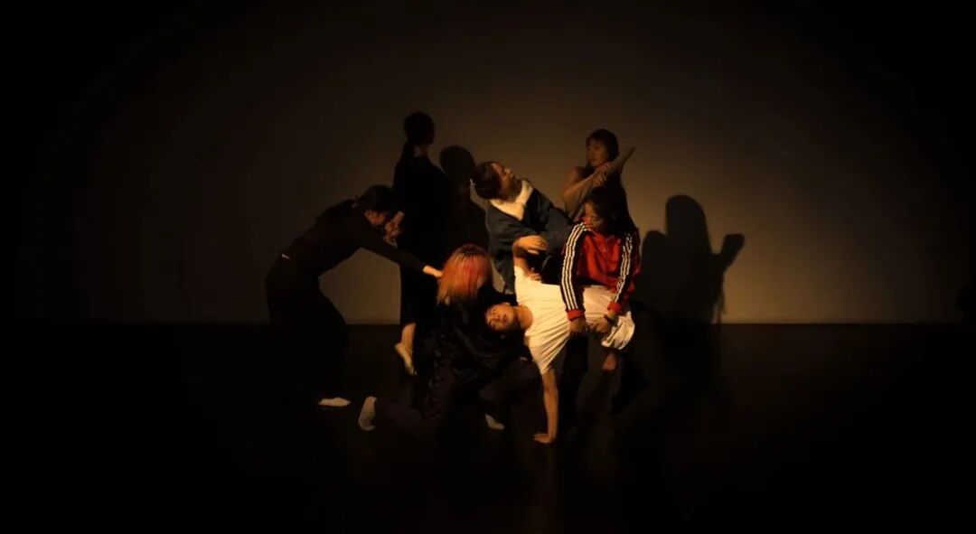 "To play the cocoon room in everyone's heart." - See how Cocoon collide at P4. - P4 Theater