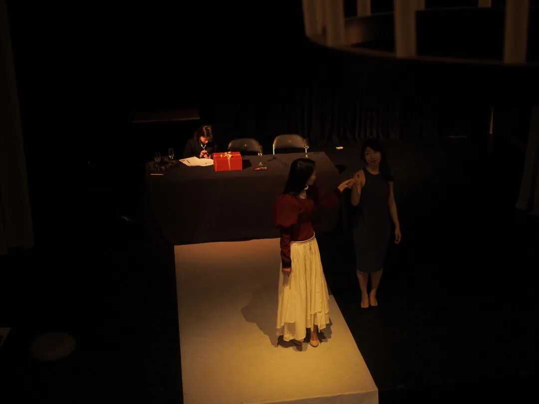 "Kill that rose" is two days to count!