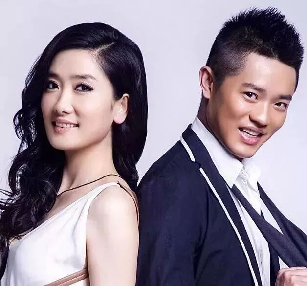 玲花嫁给了一个乐评人,词作家徐明朝,曾毅娶的妻子也貌美如花.