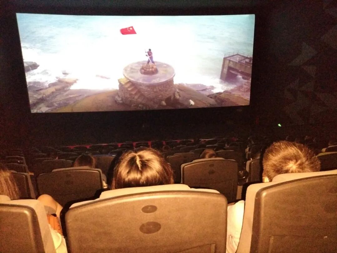 文明实践时代新风赣榆区宣传思想文化系统观影守岛人点亮精神灯塔