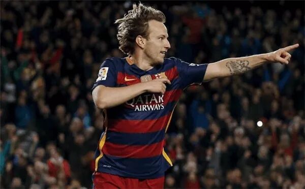 那个干掉梅西和阿根廷的金发男人，可能是第一个去世界杯踢球的建筑师