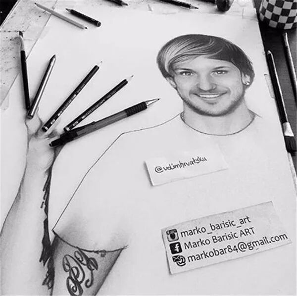 那个干掉梅西和阿根廷的金发男人，可能是第一个去世界杯踢球的建筑师