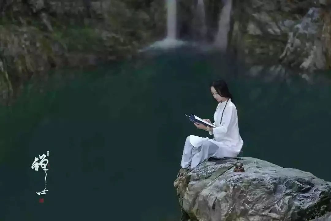 鸢尾花:女人的清醒和男人的糊涂-微信头条网 鸢尾花:女人的清醒和男人的糊涂