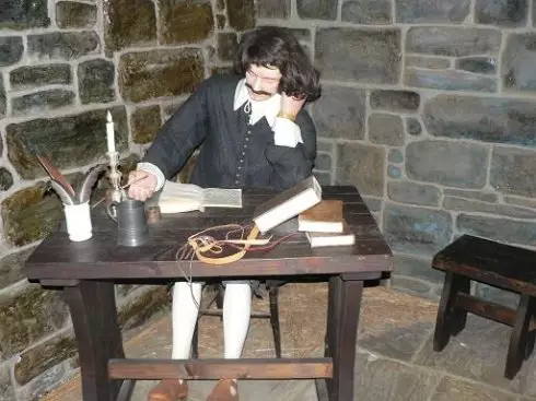 0109 <wbr> <wbr>班扬在狱中写出世界名著——《活在美国》系列 图片