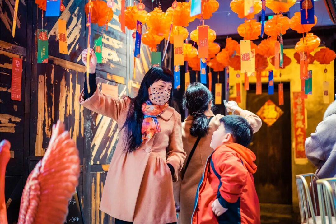 赏花灯吃汤圆猜灯谜一起在吴兴欢乐闹元宵