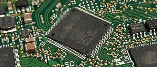 改设计、换配置 “缺芯”危机推动车企调整生产战略