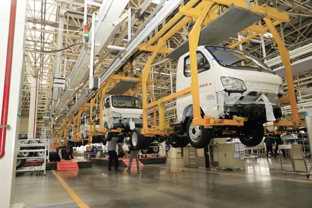 福田汽车诸城厂区:产能拉满,单日产量保持千台运行