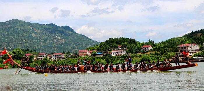 我院獨家冠名贊助的漵浦縣首屆人醫杯大江口61大端午龍舟文化節圓滿