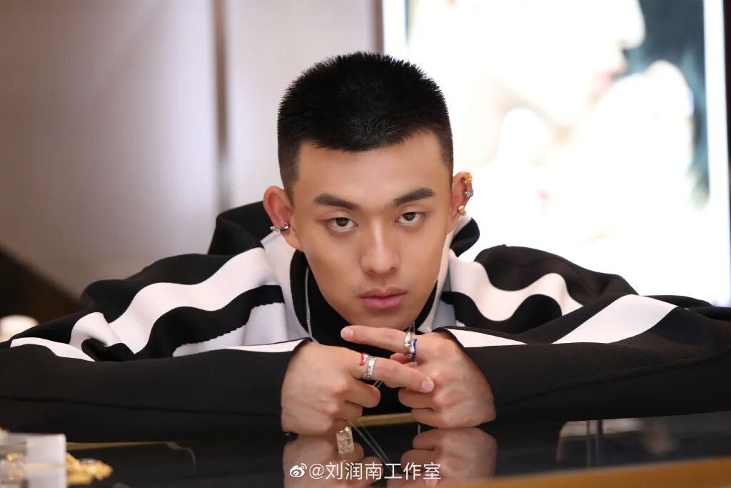 刘润南_斗罗大陆主角官方星座_斗罗大陆上星失败