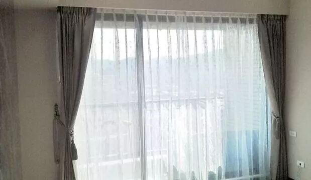 为什么有钱人家挂窗帘不装窗帘杆？他们都这样做，太聪明了