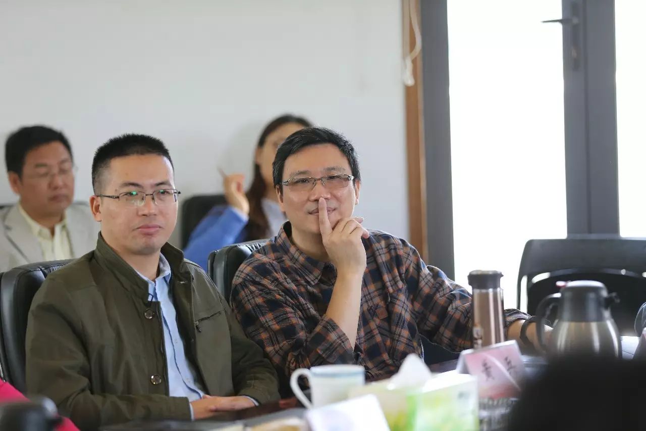 他可是省政治学学会常务理事,副秘书长这位70后的徐振宇教授,人家南方