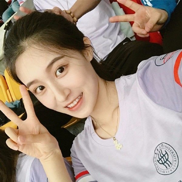 1,于雯,1999年出生,来自辽宁沈阳,东华大学影视表演系2017级本科,@一