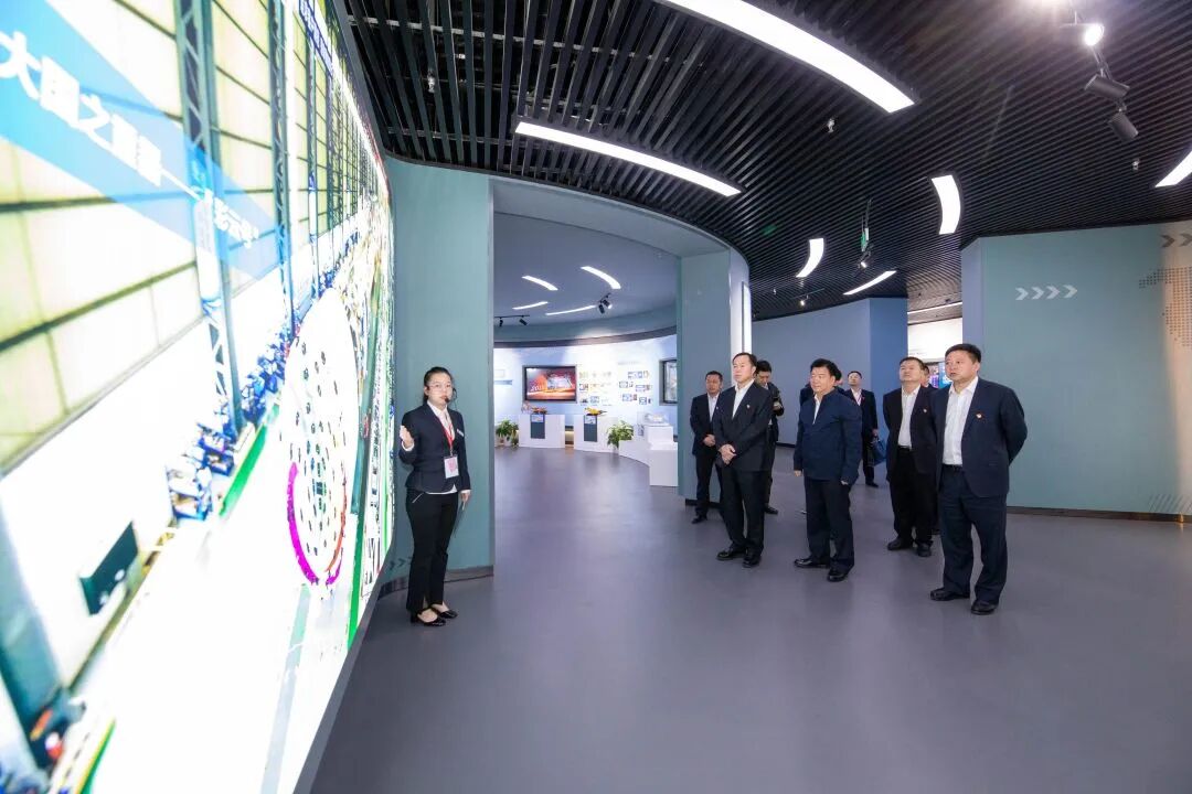 中铁工业首个“六廉”工作室揭牌