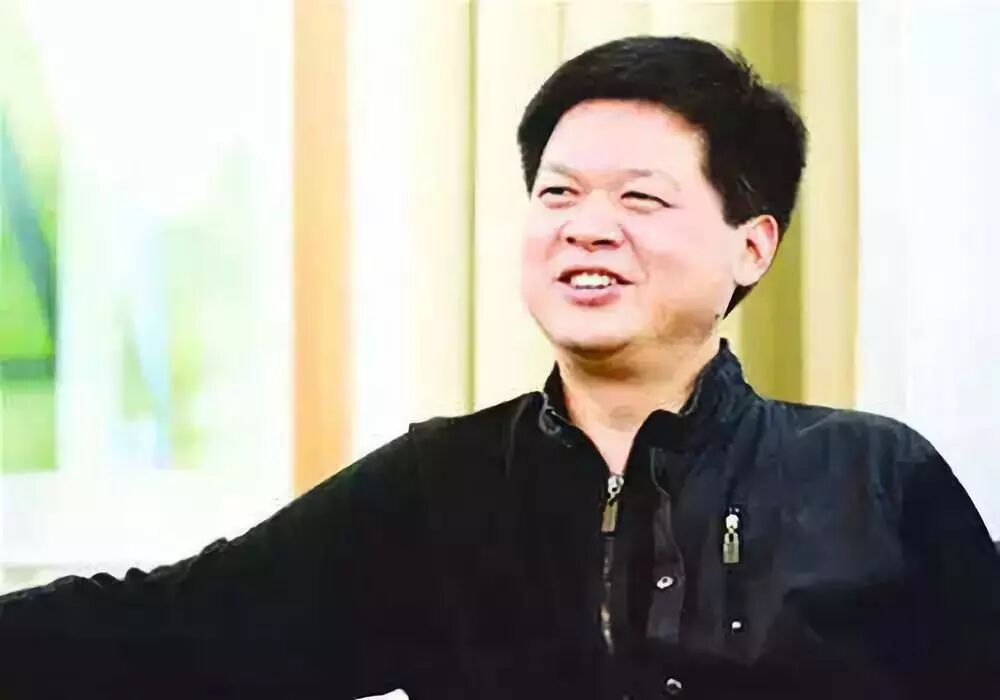 20世纪80年代末,中学语文教师杨振扔掉"铁饭碗"下海经商,做"隐形纱窗"