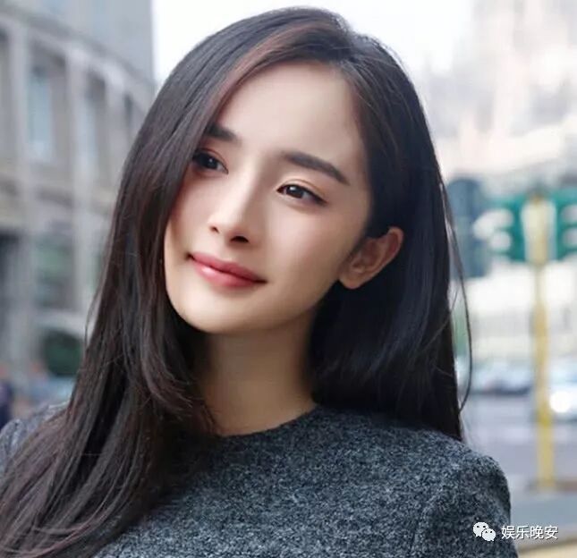 杨幂离婚后回港过年 为了女儿“一家人”再聚首（组图） - 1