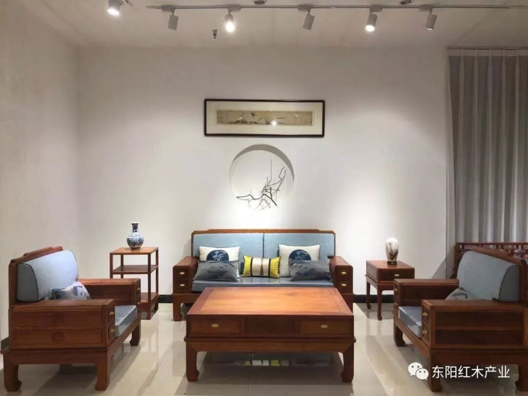 红木家具到底该怎么买？肯定不是买便宜了。