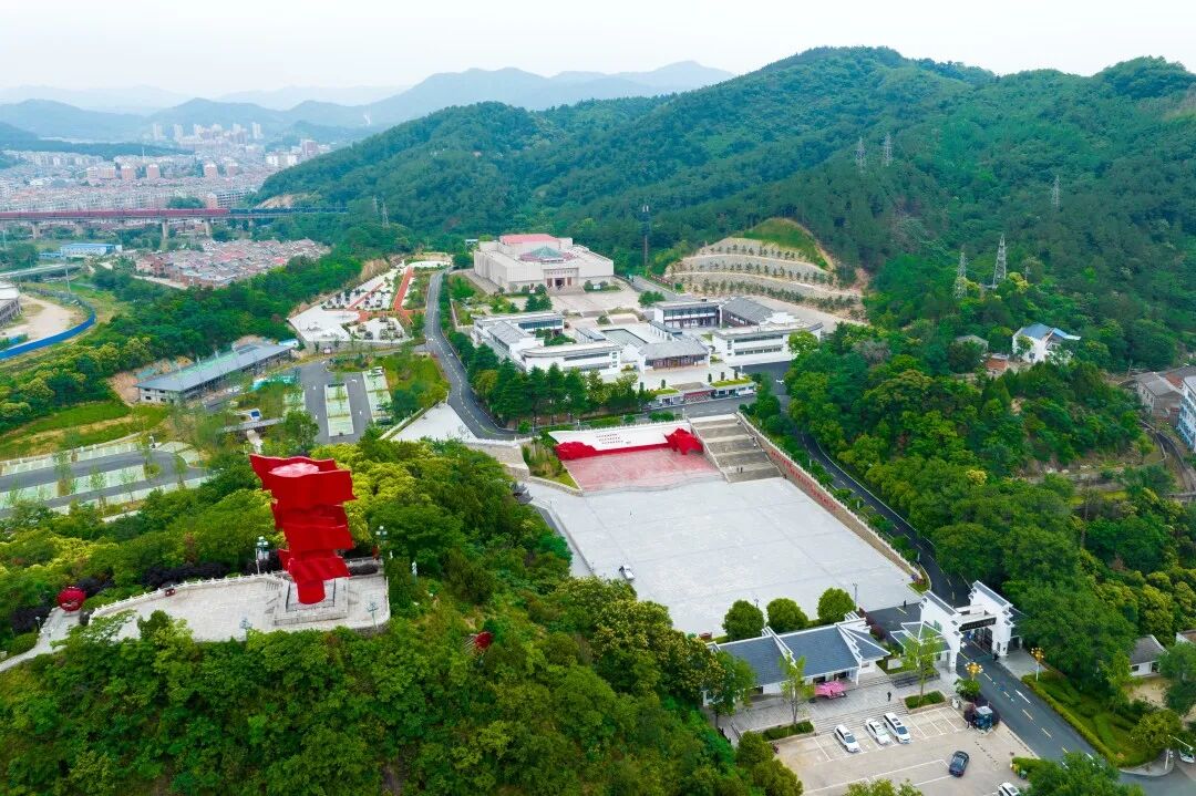 鄂豫皖苏区首府景区01新县是全国著名的革命老区,河南省唯一的将军县