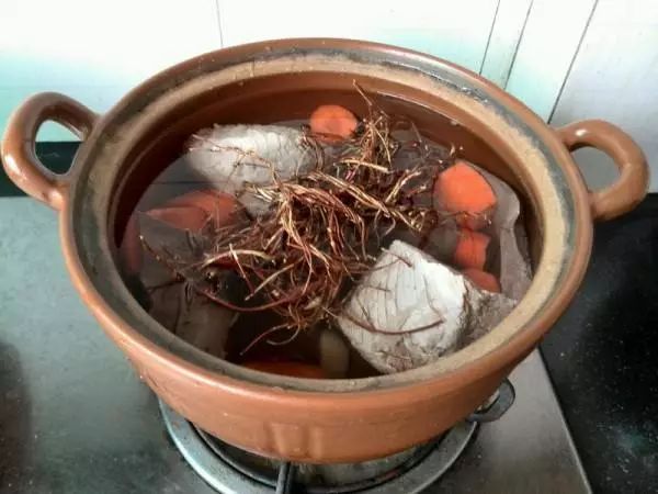 湿气令人变丑肇庆阿婆爆出木棉花30种煲法祛湿又美容