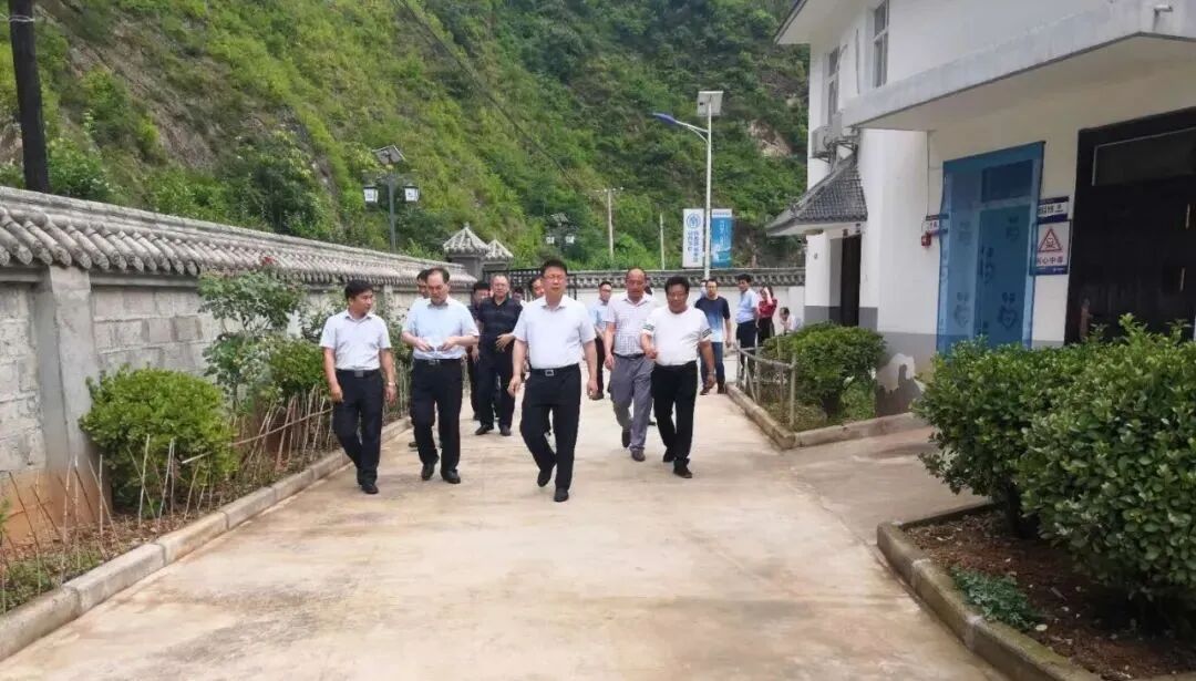 商洛市委副书记李豫琦一行到水情形公司漫川关污水厂调研