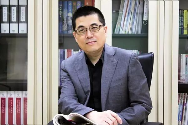 新世界百货ceo 牛伟在ceo苏凯带领下,仅2016年上半年,金鹰商贸收益为