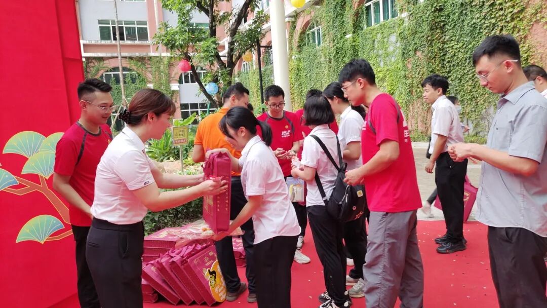 哟~402cc永利集团电梯科技中秋嘉年华，，有趣有爱一起嗨翻天！