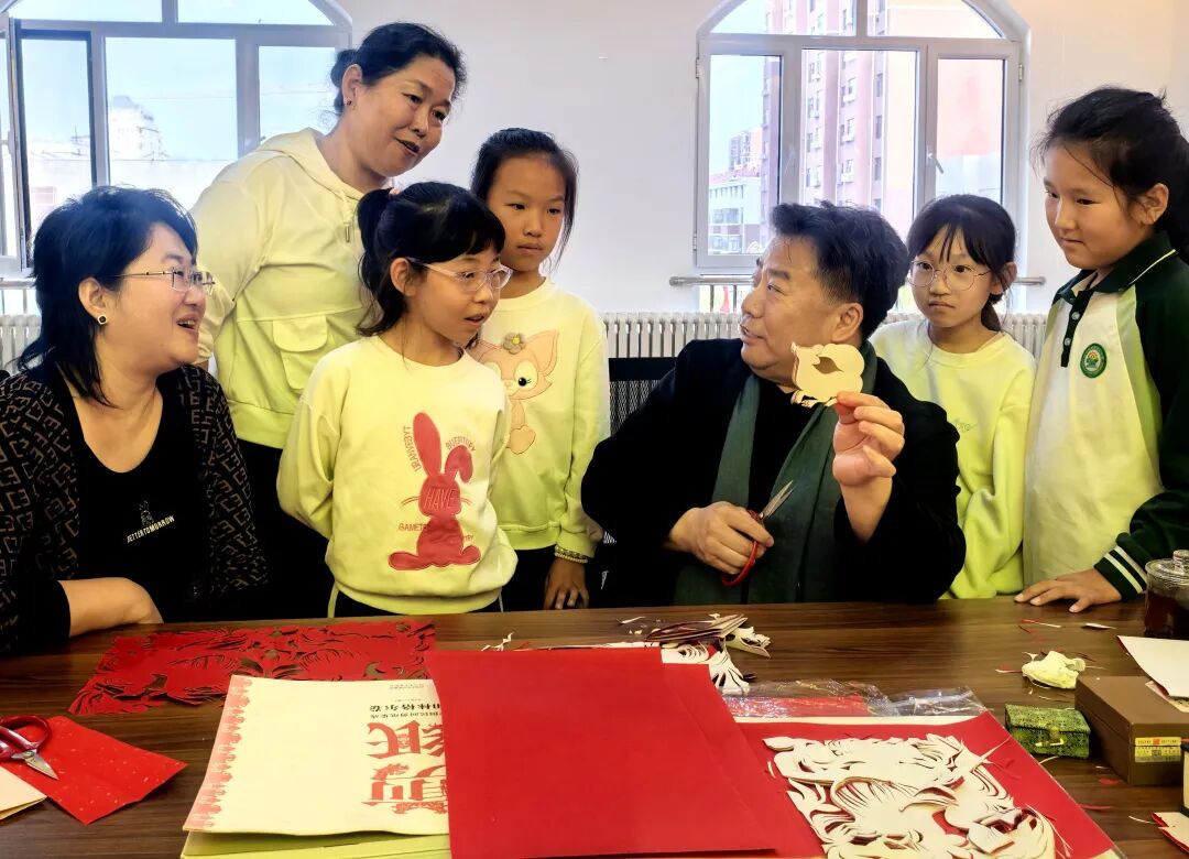 草原大写意剪纸传承与成果展示活动成功举办 第9张