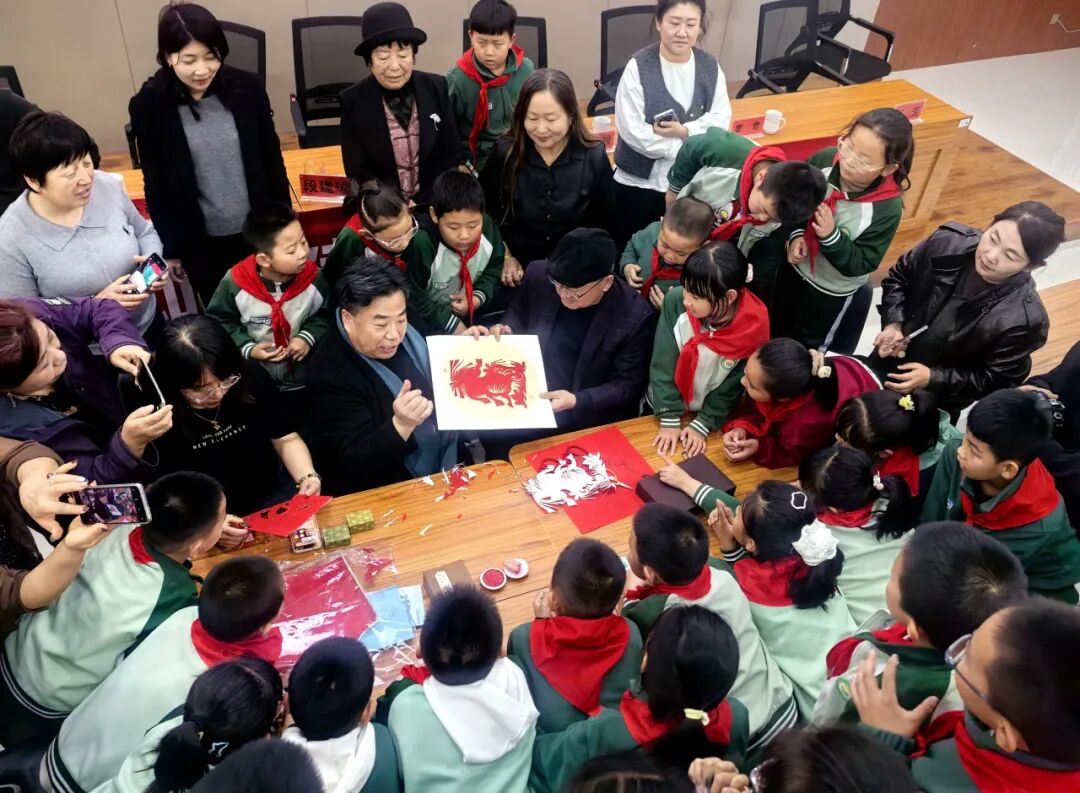 草原大写意剪纸传承与成果展示活动成功举办 第5张