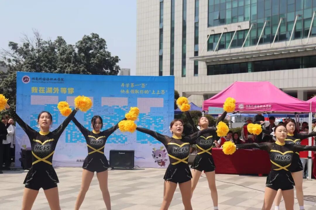 e7df2549e2094ab6fb0d6ff56464d643.jpg