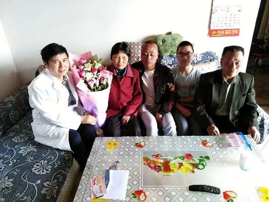 孝行大道 让天下父母幸福——岩正中医母亲节关爱患者活动